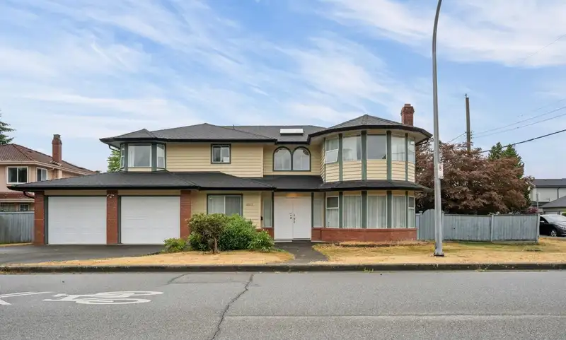 8511 ASH STREET - photo 1 of 40