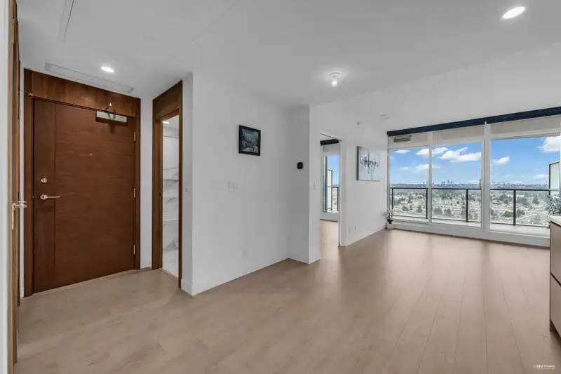 3310 4890 LOUGHEED HIGHWAY - photo 4 of 31