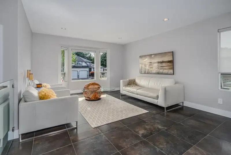 2978 SOUTHERN CRESCENT - photo 2 of 40
