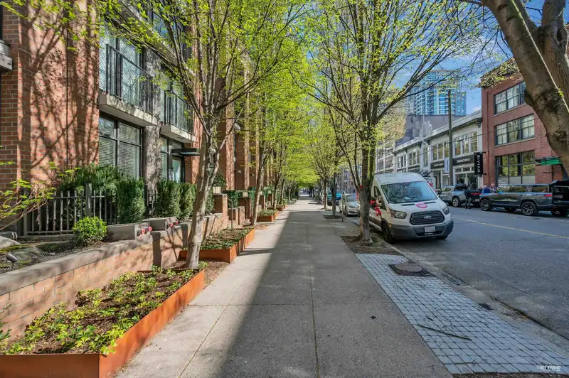605 1055 HOMER STREET - photo 3 of 39