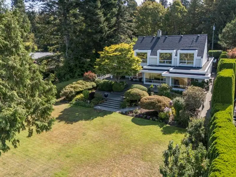 2547 CRESCENT DRIVE - photo 1 of 40