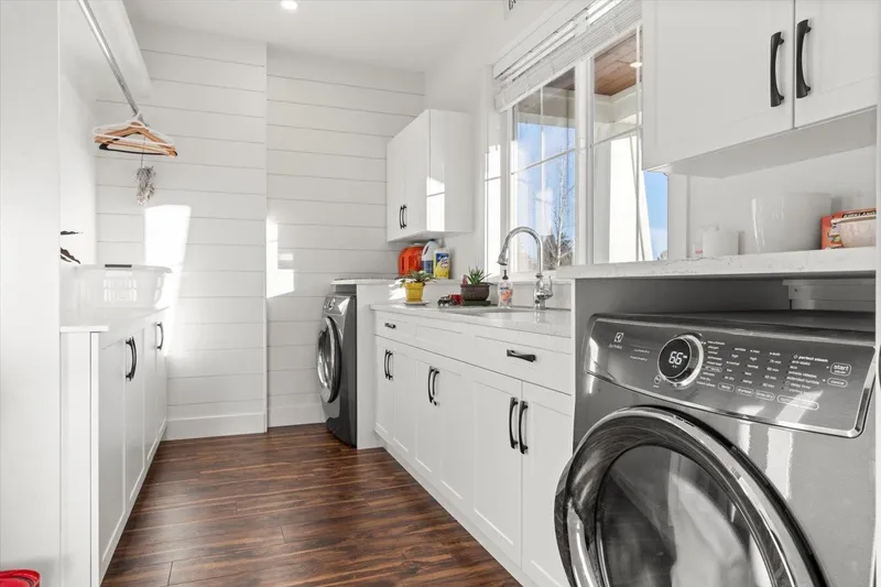 6257 SUMAS PRAIRIE ROAD - photo 4 of 25