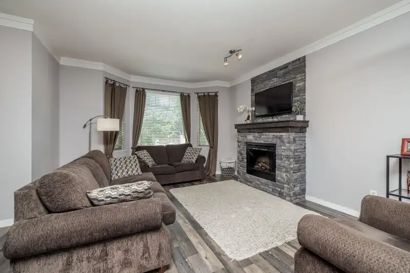 29 6575 192 STREET - photo 4 of 40