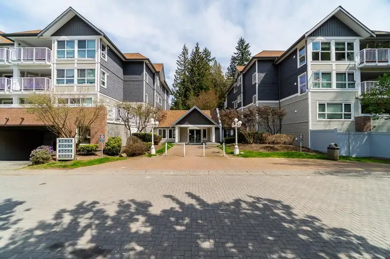 208 9668 148 STREET - photo 1 of 39