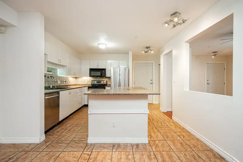 208 9668 148 STREET - photo 3 of 39