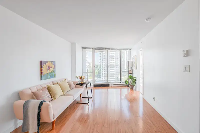 1009 13618 100 AVENUE - photo 3 of 16