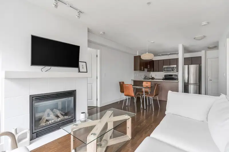 305 3260 ST. JOHNS STREET - photo 4 of 35