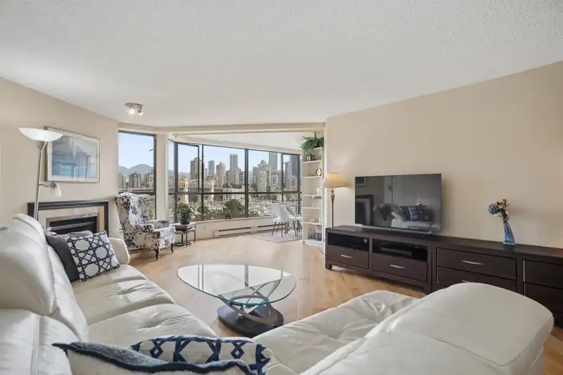 602 1490 PENNYFARTHING DRIVE - photo 2 of 38
