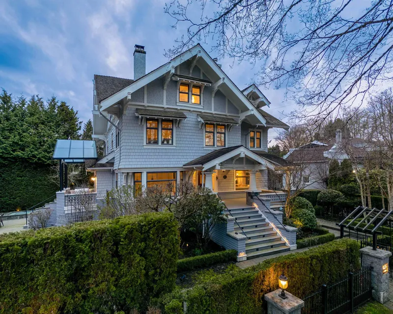 3835 SELKIRK STREET - photo 3 of 25