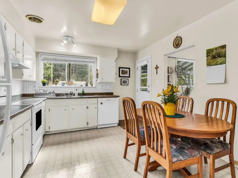 867 THERMAL DRIVE - photo 3 of 28