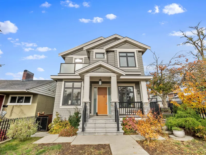 2699 E 7TH AVENUE - photo 2 of 25