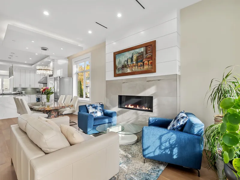 2699 E 7TH AVENUE - photo 3 of 25