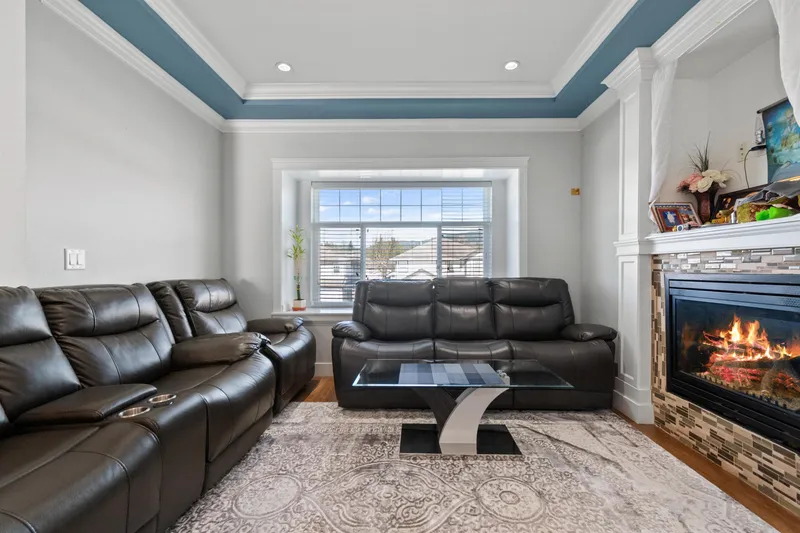 33008 EGGLESTONE AVENUE - photo 2 of 25