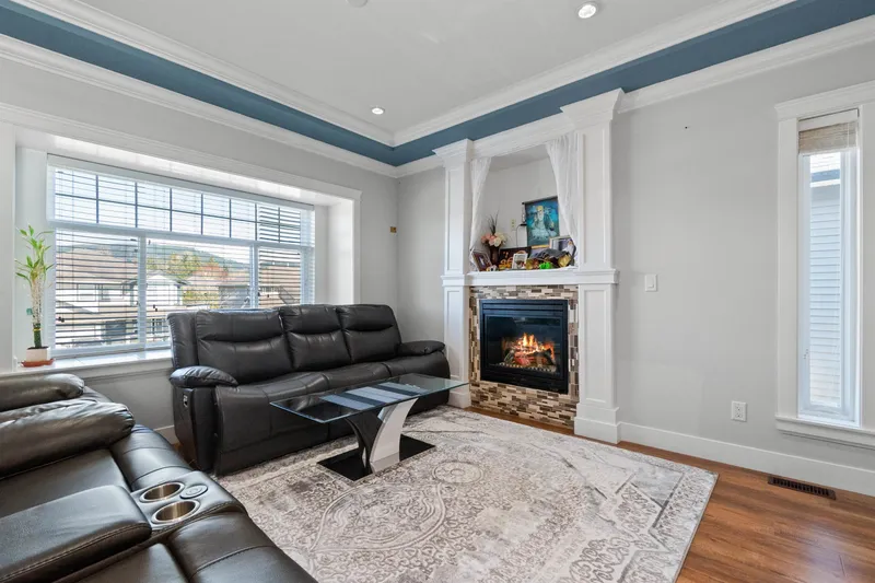 33008 EGGLESTONE AVENUE - photo 3 of 25