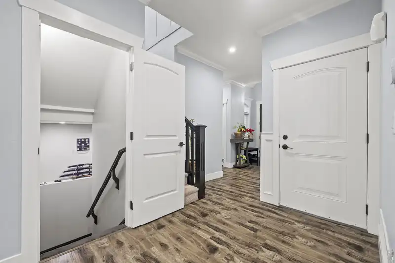 2012 BEAVER STREET - photo 2 of 23