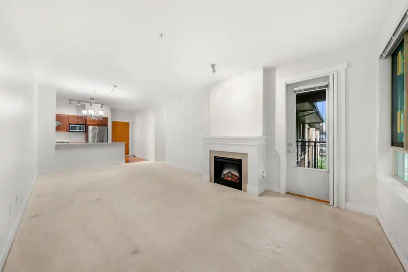 419 1111 E 27TH STREET - photo 2 of 32