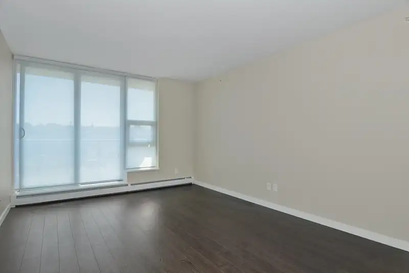 401 1708 COLUMBIA STREET - photo 2 of 22