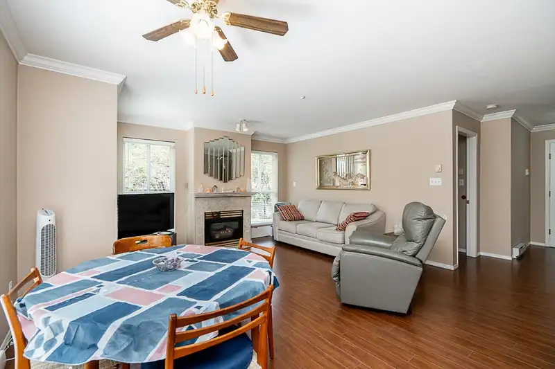 203 15885 84 AVENUE - photo 3 of 38