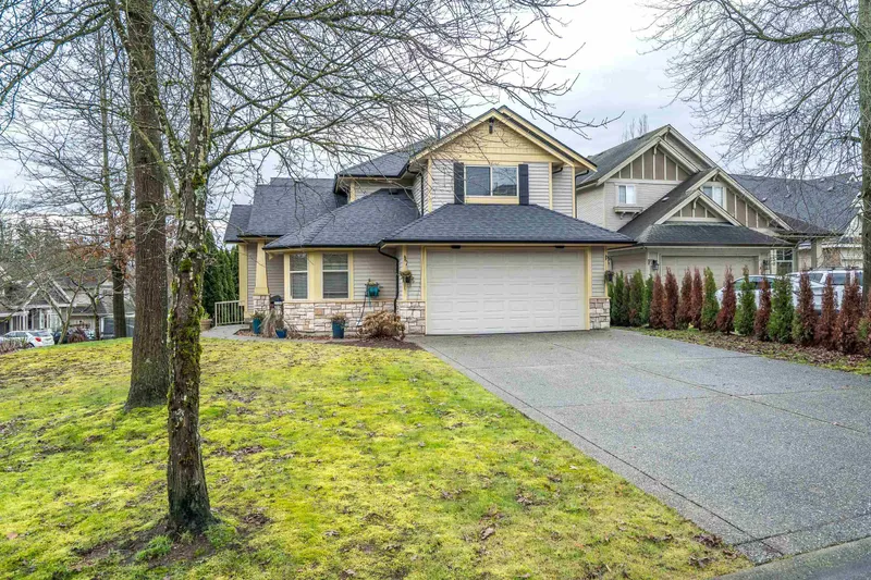 5846 167 STREET - photo 2 of 25