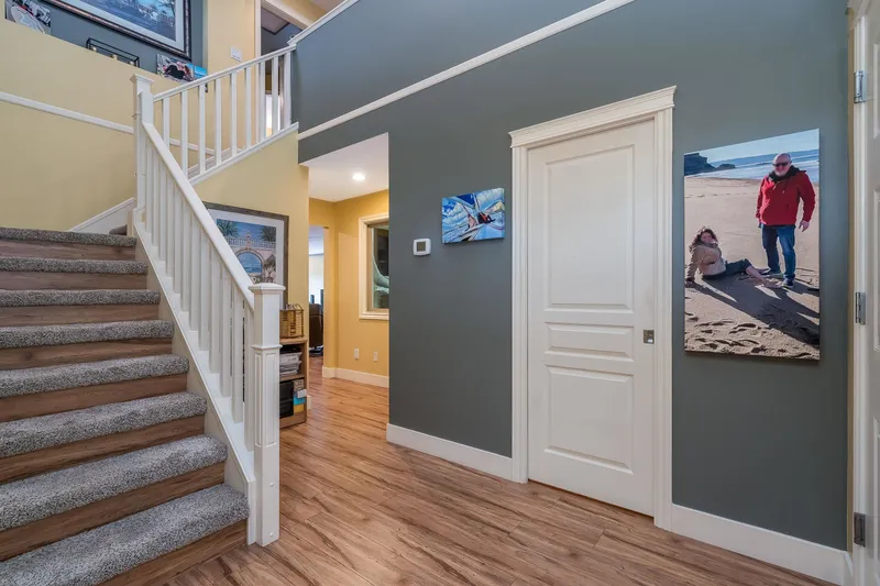 5846 167 STREET - photo 4 of 25