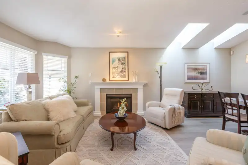 54 6488 168 STREET - photo 3 of 37