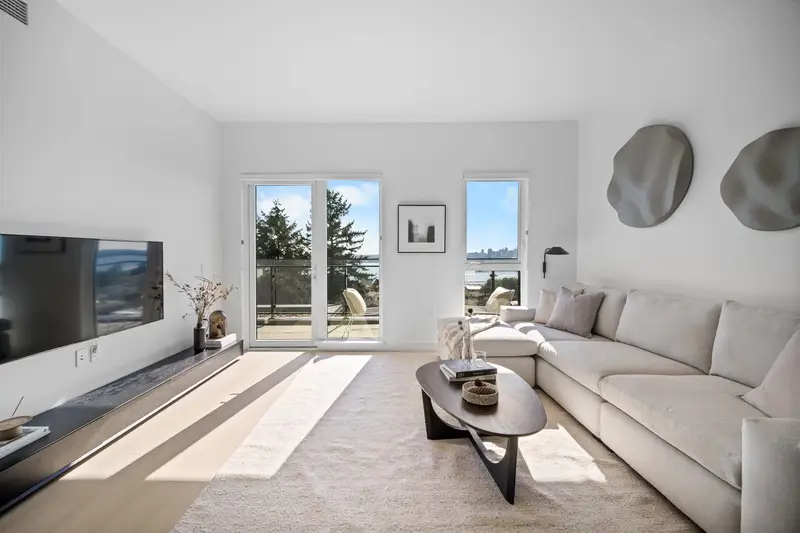 509 422 E 3RD STREET - photo 3 of 25