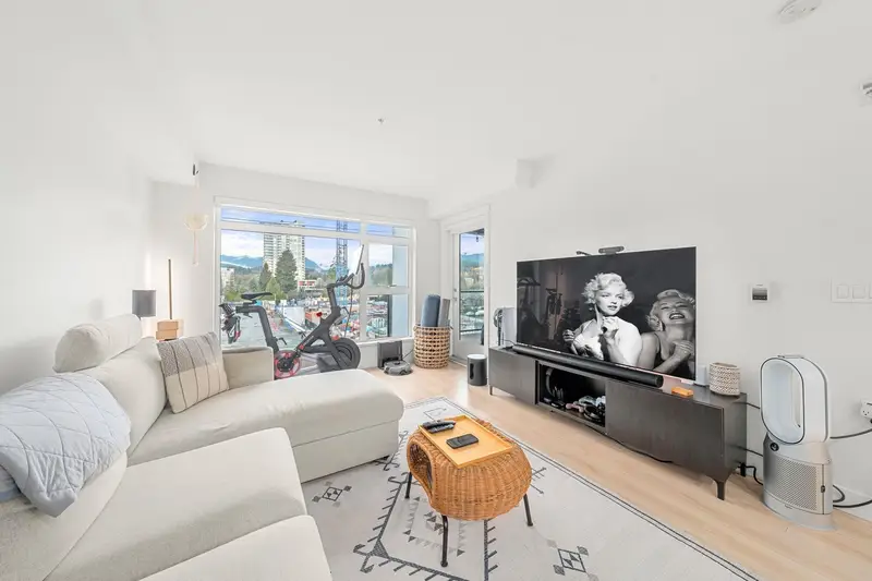 402 1519 CROWN STREET - photo 4 of 25