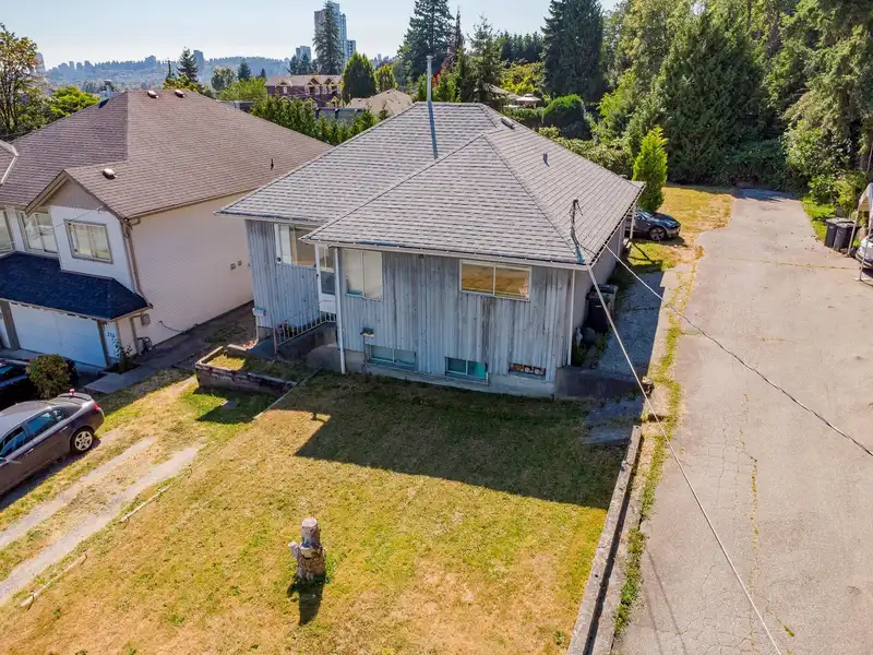 226 NELSON STREET - photo 3 of 32