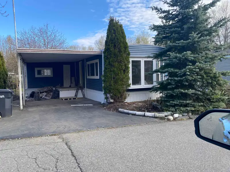 89 8220 KING GEORGE BOULEVARD - photo 1 of 10