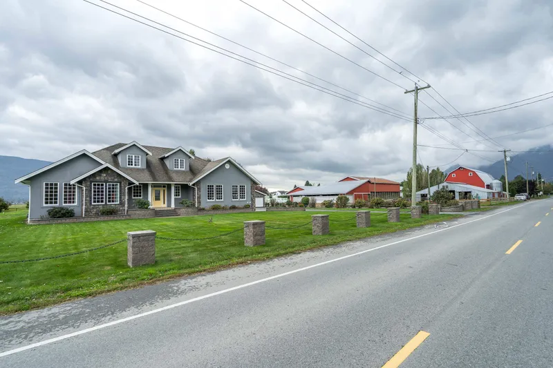 42872 SOUTH SUMAS ROAD - photo 3 of 25