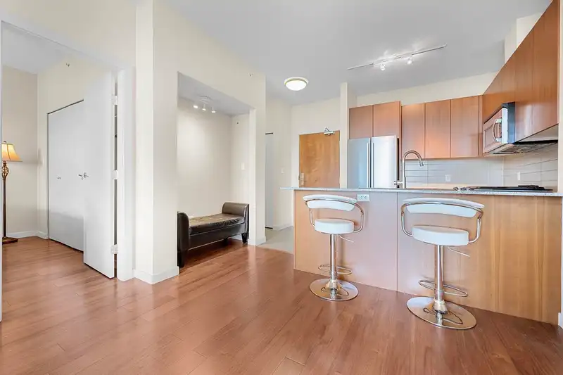 409 5775 IRMIN STREET - photo 4 of 28