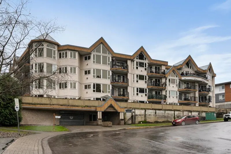 412 11595 FRASER STREET - photo 1 of 25