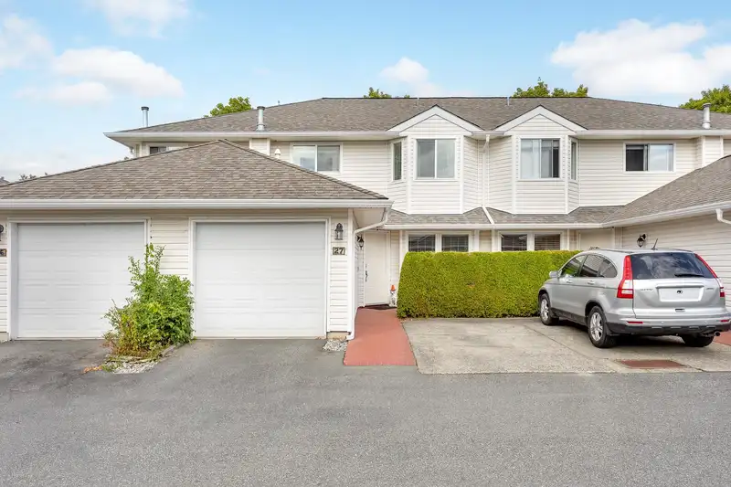 27 21928 48 AVENUE - photo 1 of 24