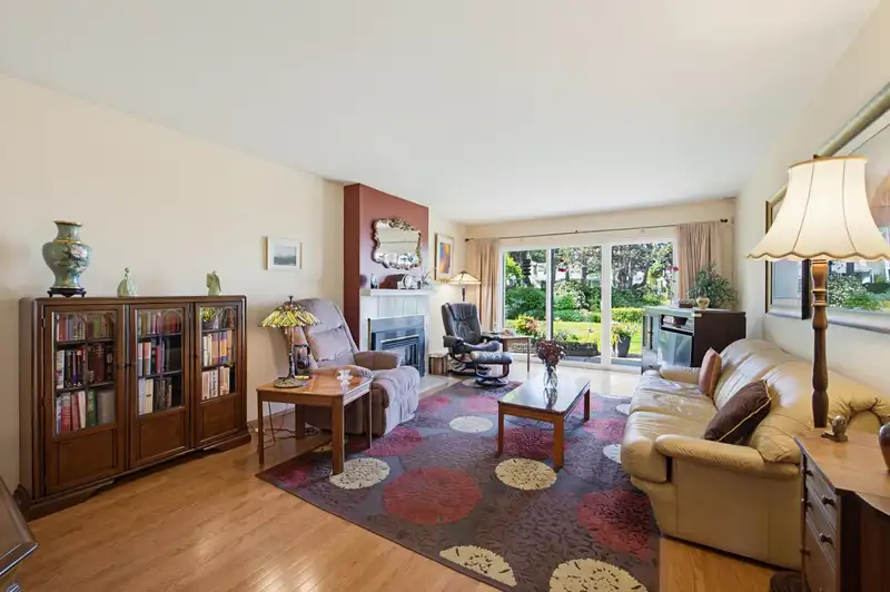 12263 92 AVENUE - photo 3 of 40