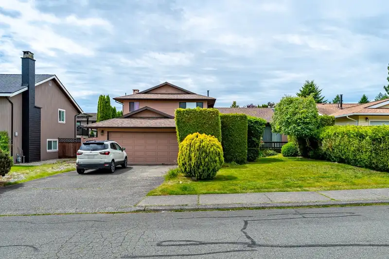 7771 WANSFORD DRIVE - photo 1 of 40