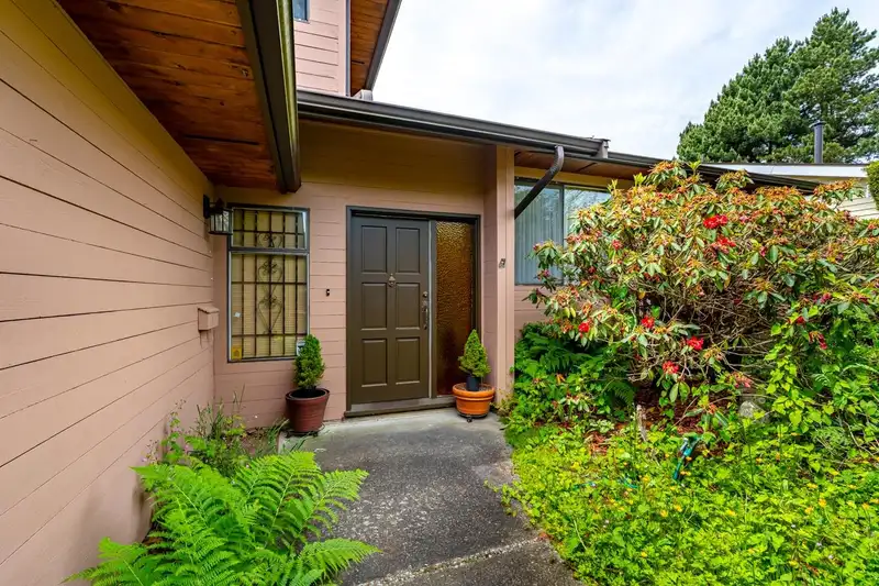 7771 WANSFORD DRIVE - photo 2 of 40