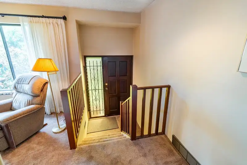 7771 WANSFORD DRIVE - photo 3 of 40