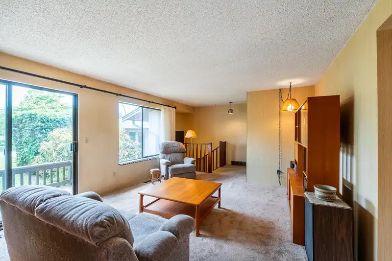 7771 WANSFORD DRIVE - photo 4 of 40