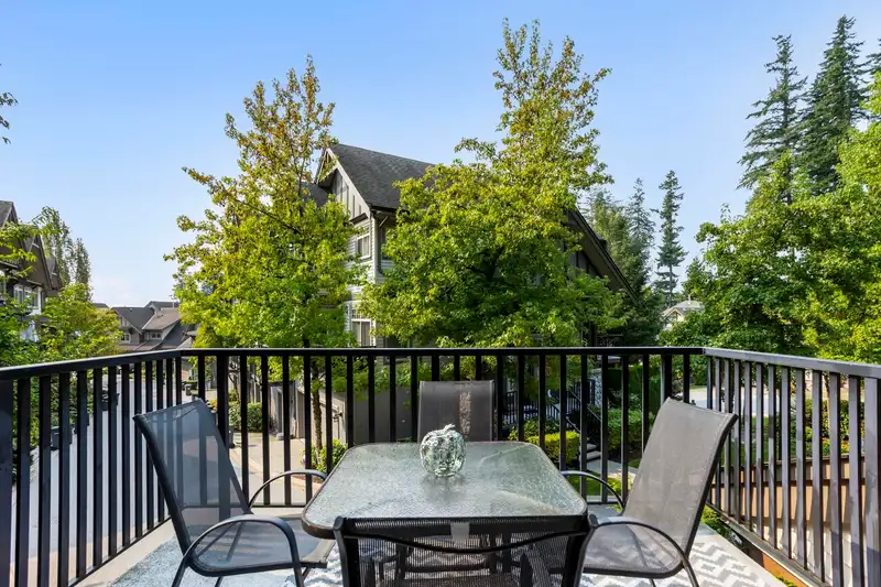 5 55 HAWTHORN DRIVE - photo 4 of 39