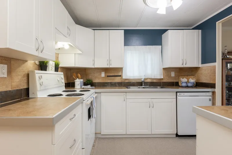 50 15875 20 AVENUE - photo 4 of 25