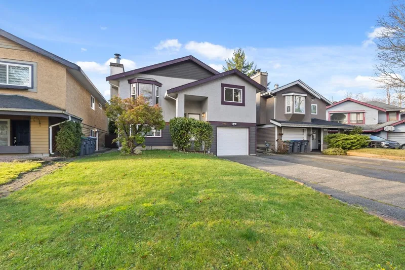 6051 195A STREET - photo 2 of 25