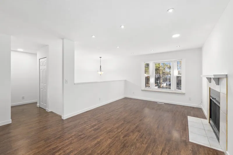 6051 195A STREET - photo 4 of 25