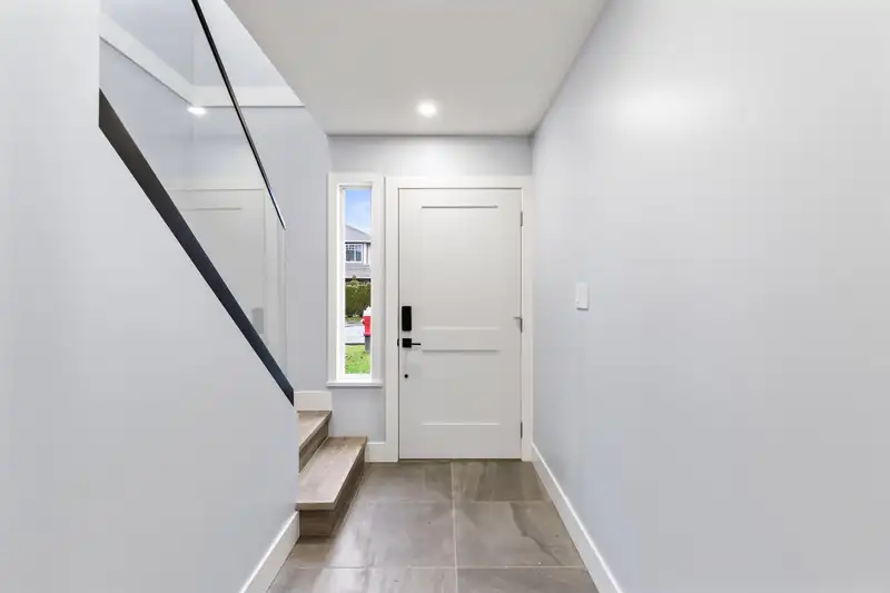 20504 116 AVENUE - photo 3 of 38