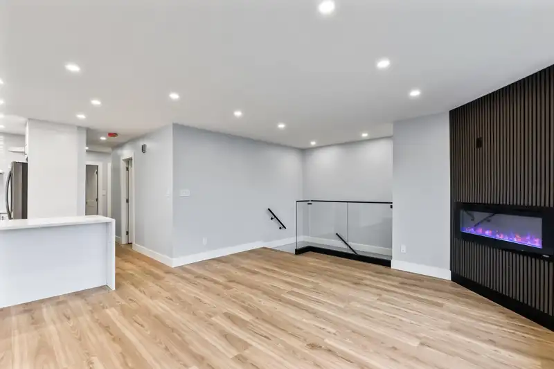 20504 116 AVENUE - photo 4 of 38