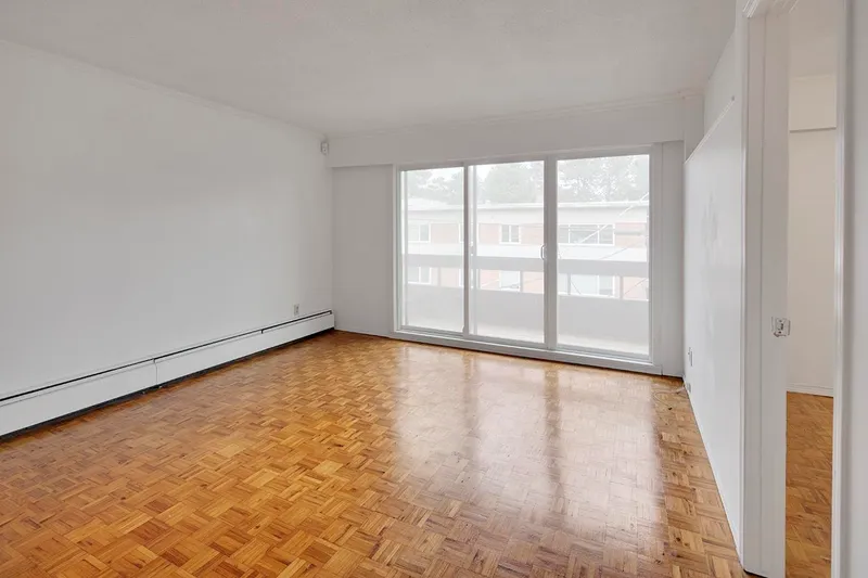 315 2025 W 2ND AVENUE - photo 4 of 23