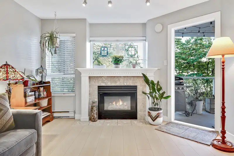 207 1738 FRANCES STREET - photo 3 of 21