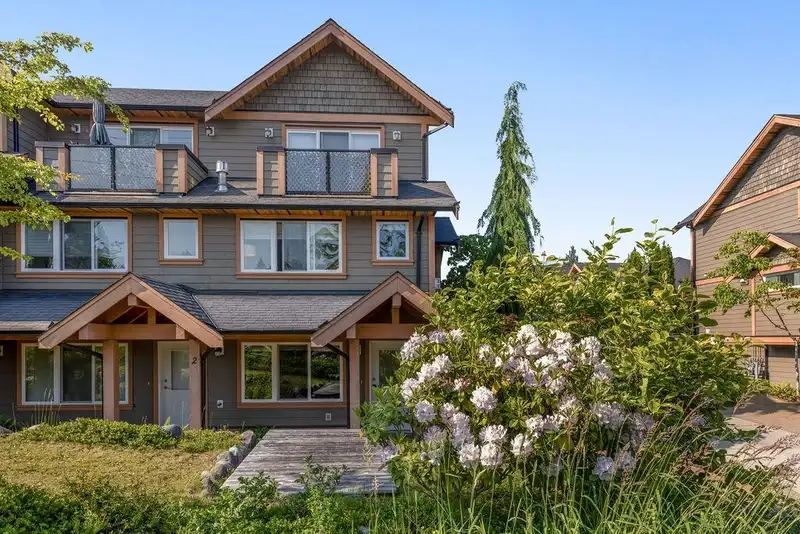 3 728 GIBSONS WAY - photo 1 of 40