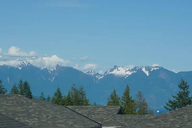 3 728 GIBSONS WAY - photo 4 of 40