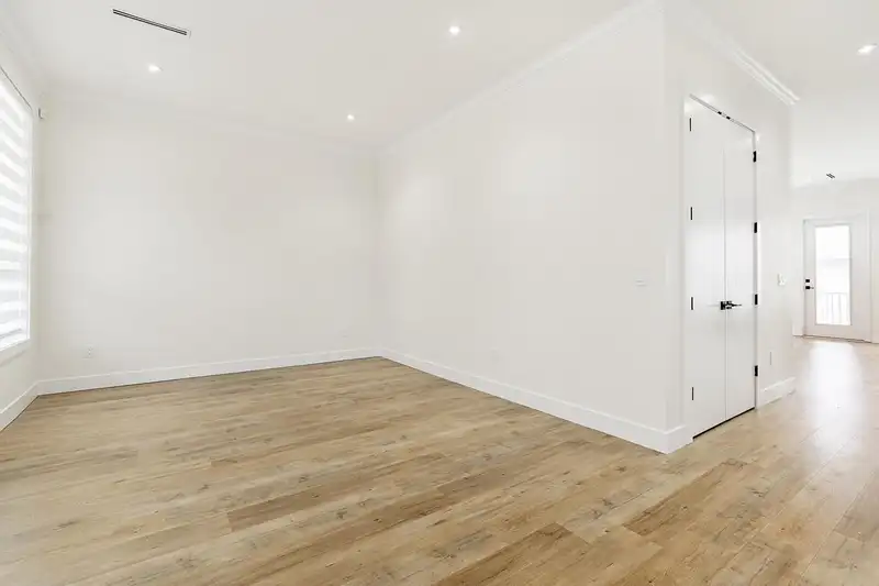 7634 206 STREET - photo 3 of 28