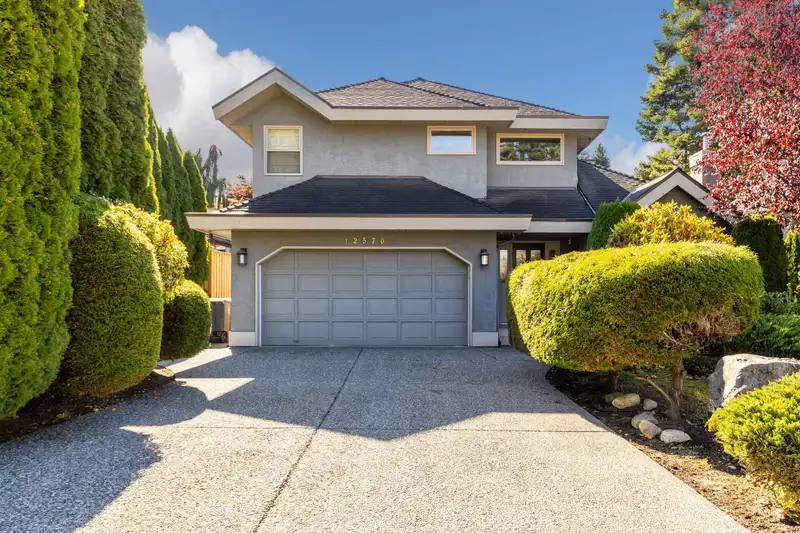 12576 18 AVENUE - photo 1 of 19